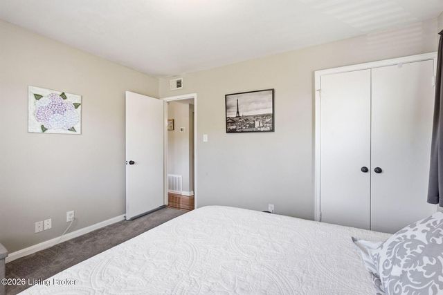 4101 Stoneview Dr 3, Louisville, KY 40207