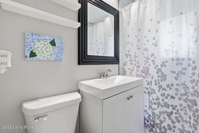 4101 Stoneview Dr 3, Louisville, KY 40207
