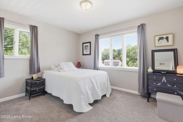 4101 Stoneview Dr 3, Louisville, KY 40207