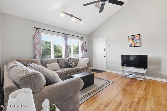 4101 Stoneview Dr 3, Louisville, KY 40207