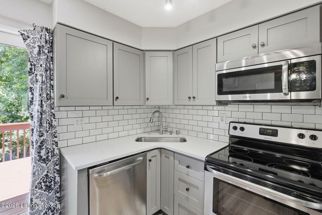 4101 Stoneview Dr 3, Louisville, KY 40207