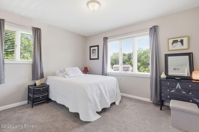 4101 Stoneview Dr 3, Louisville, KY 40207