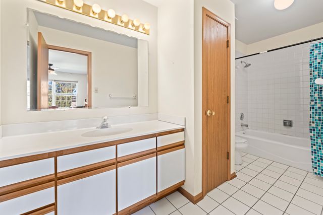 9298 Meadowview Drive, Orland Hills, IL 60487