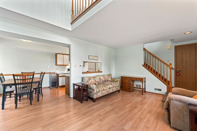 9298 Meadowview Drive, Orland Hills, IL 60487