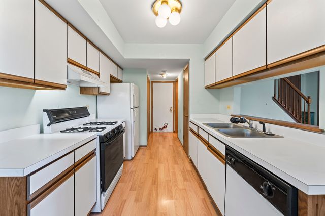 9298 Meadowview Drive, Orland Hills, IL 60487