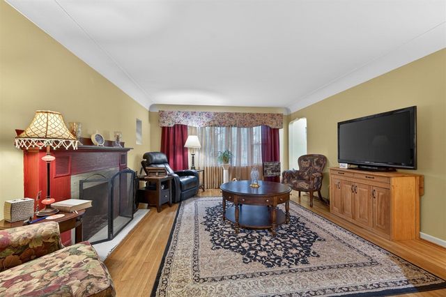 20036 Beech Daly, Redford, MI 48240