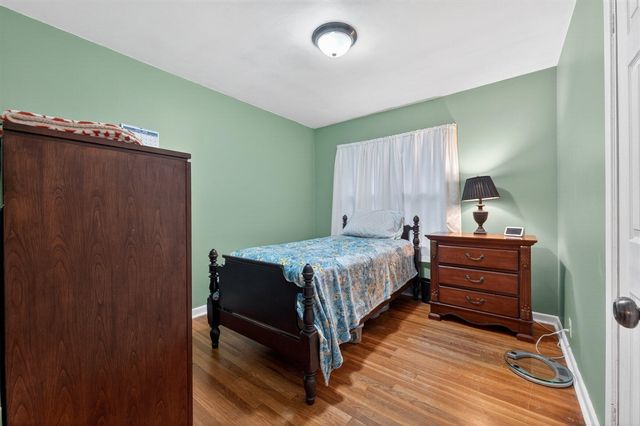 20036 Beech Daly, Redford, MI 48240