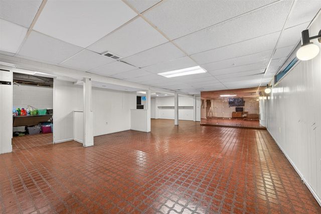 20036 Beech Daly, Redford, MI 48240