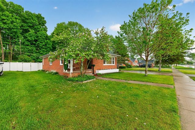 20036 Beech Daly, Redford, MI 48240