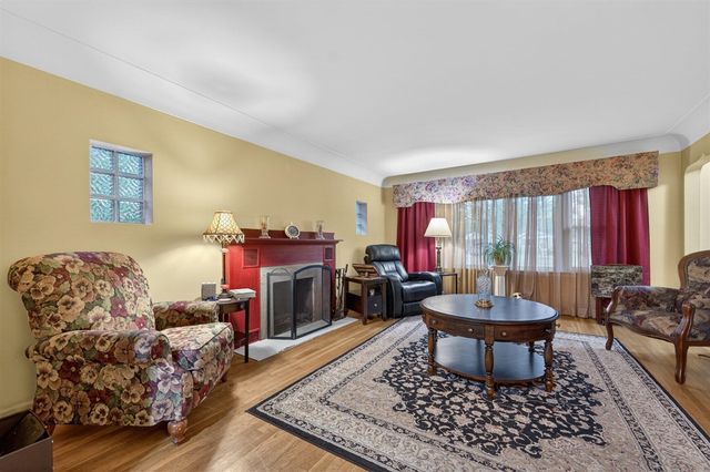 20036 Beech Daly, Redford, MI 48240