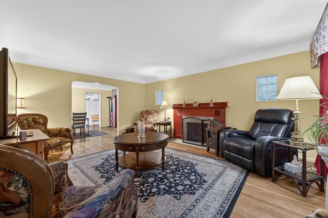 20036 Beech Daly, Redford, MI 48240