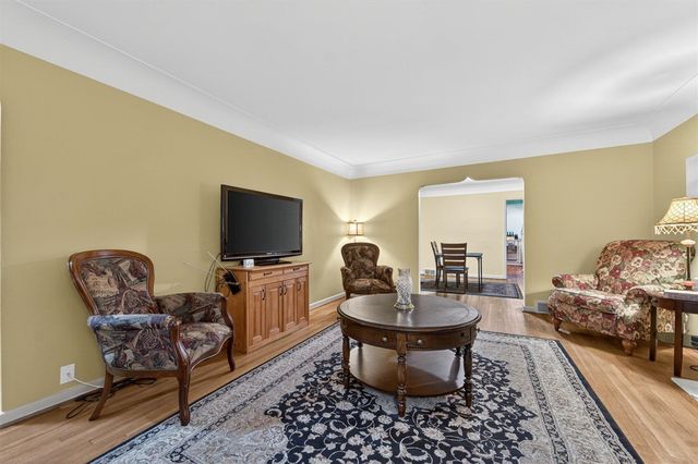 20036 Beech Daly, Redford, MI 48240