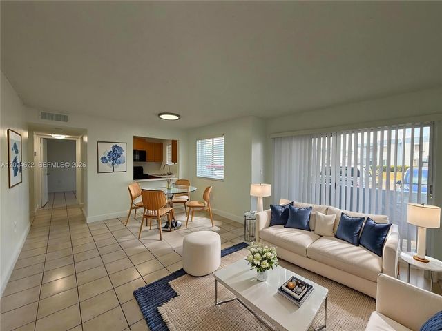 6207 SW 131st Ct 101, Miami, FL 33183