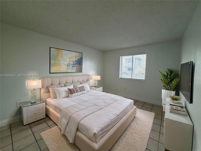 6207 SW 131st Ct 101, Miami, FL 33183