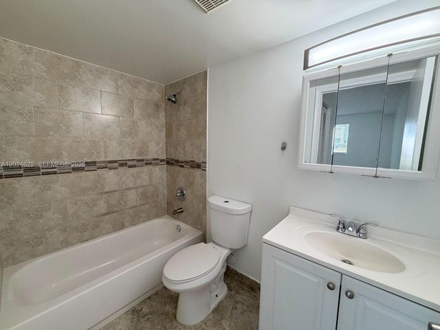 6207 SW 131st Ct 101, Miami, FL 33183