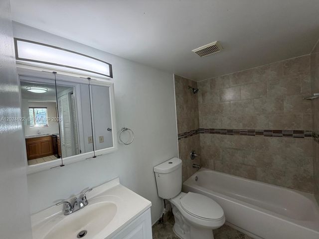 6207 SW 131st Ct 101, Miami, FL 33183