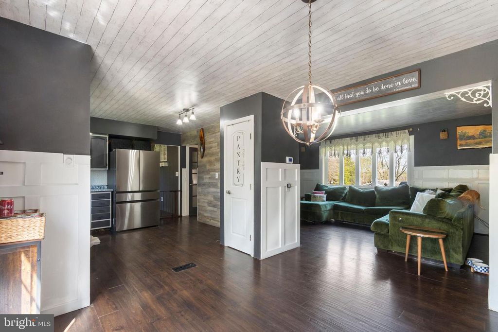 Image 7 of property listing at 2314 SANDEL LN, Westminster, MD 21157