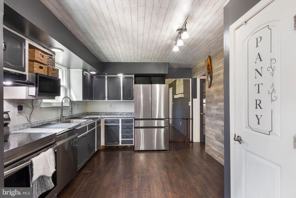 Image 8 of property listing at 2314 SANDEL LN, Westminster, MD 21157