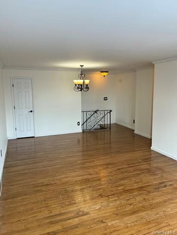 206 Farber Drive 206, West Babylon, NY 11704