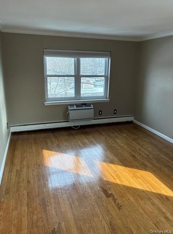 206 Farber Drive 206, West Babylon, NY 11704