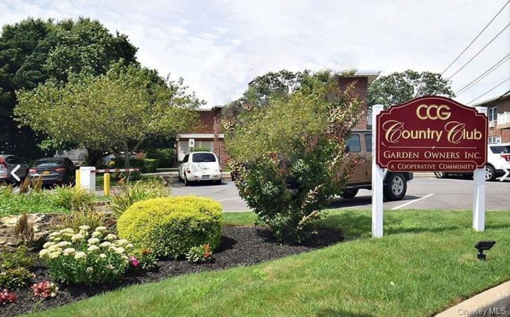 206 Farber Drive 206, West Babylon, NY 11704