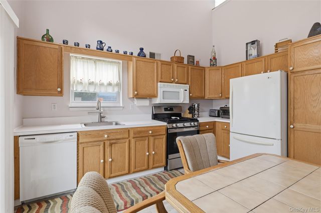 9 Shady Lane, Central Islip, NY 11722