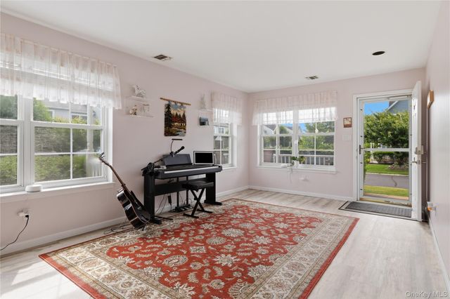9 Shady Lane, Central Islip, NY 11722