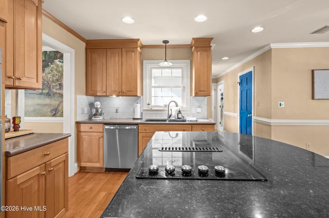 2215 Perry Drive, Jacksonville, NC 28546