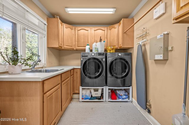 2215 Perry Drive, Jacksonville, NC 28546