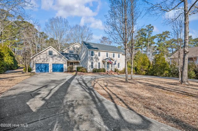 2215 Perry Drive, Jacksonville, NC 28546