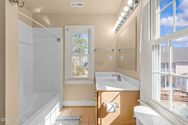 2215 Perry Drive, Jacksonville, NC 28546