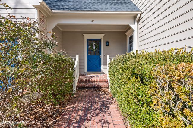 2215 Perry Drive, Jacksonville, NC 28546