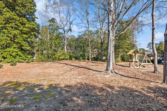 2215 Perry Drive, Jacksonville, NC 28546