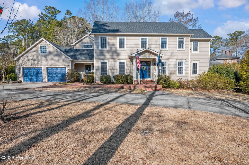 2215 Perry Drive, Jacksonville, NC 28546