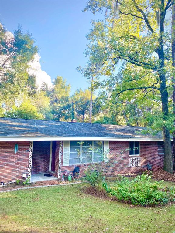 2213 Mendoza Avenue, Tallahassee, FL 32304