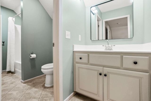9005 W 161 Street, Overland Park, KS 66085