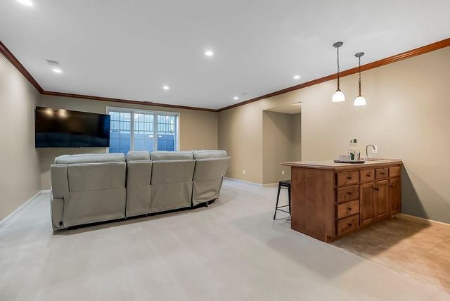 9005 W 161 Street, Overland Park, KS 66085