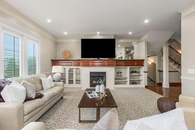 9005 W 161 Street, Overland Park, KS 66085
