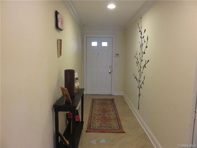 36 Greenridge Avenue 110, White Plains, NY 10605