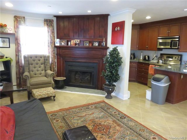 36 Greenridge Avenue 110, White Plains, NY 10605