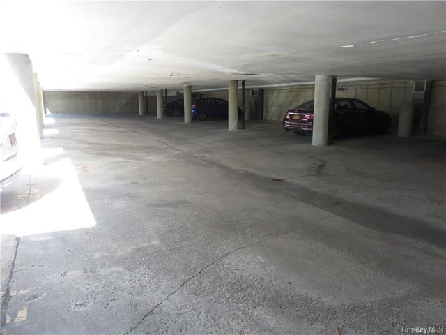 36 Greenridge Avenue 110, White Plains, NY 10605