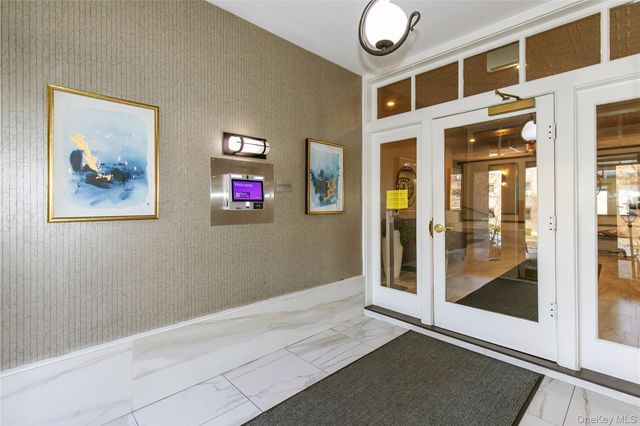 90 SCHENCK Avenue 3P, Great Neck, NY 11021