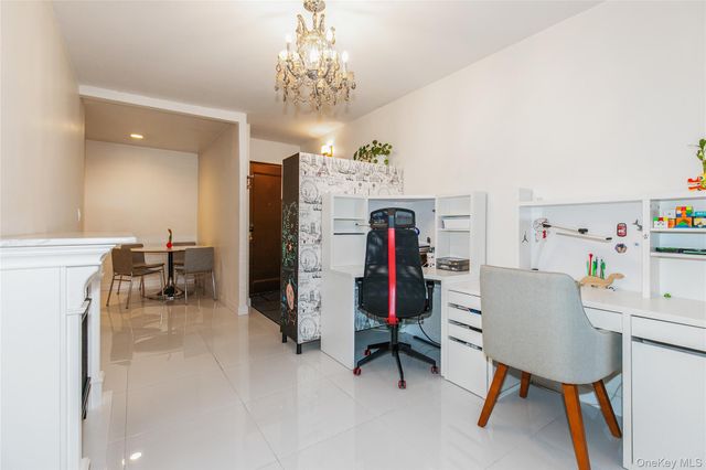 90 SCHENCK Avenue 3P, Great Neck, NY 11021