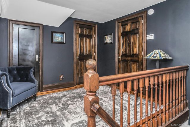 20 Voorhees Place, Malverne, NY 11565
