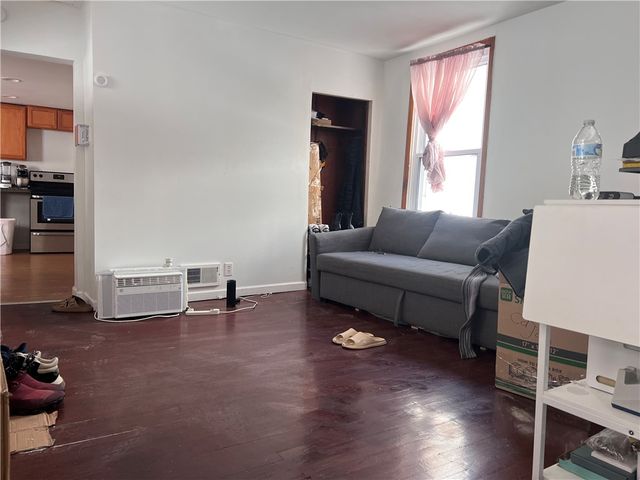 61 Pointview Rd, Brentwood, PA 15227