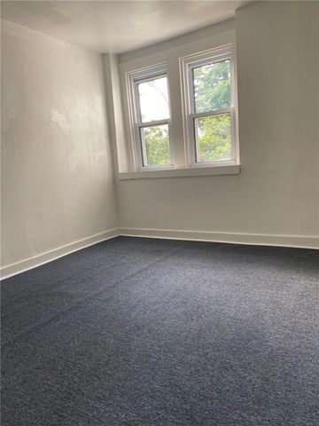 61 Pointview Rd, Brentwood, PA 15227