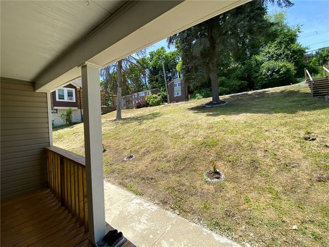 61 Pointview Rd, Brentwood, PA 15227