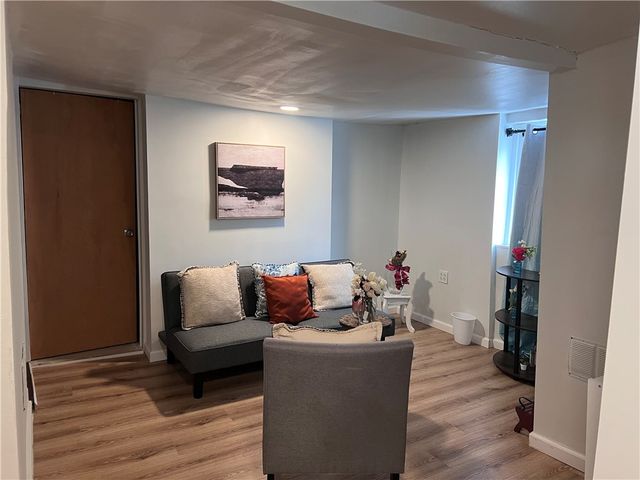 61 Pointview Rd, Brentwood, PA 15227