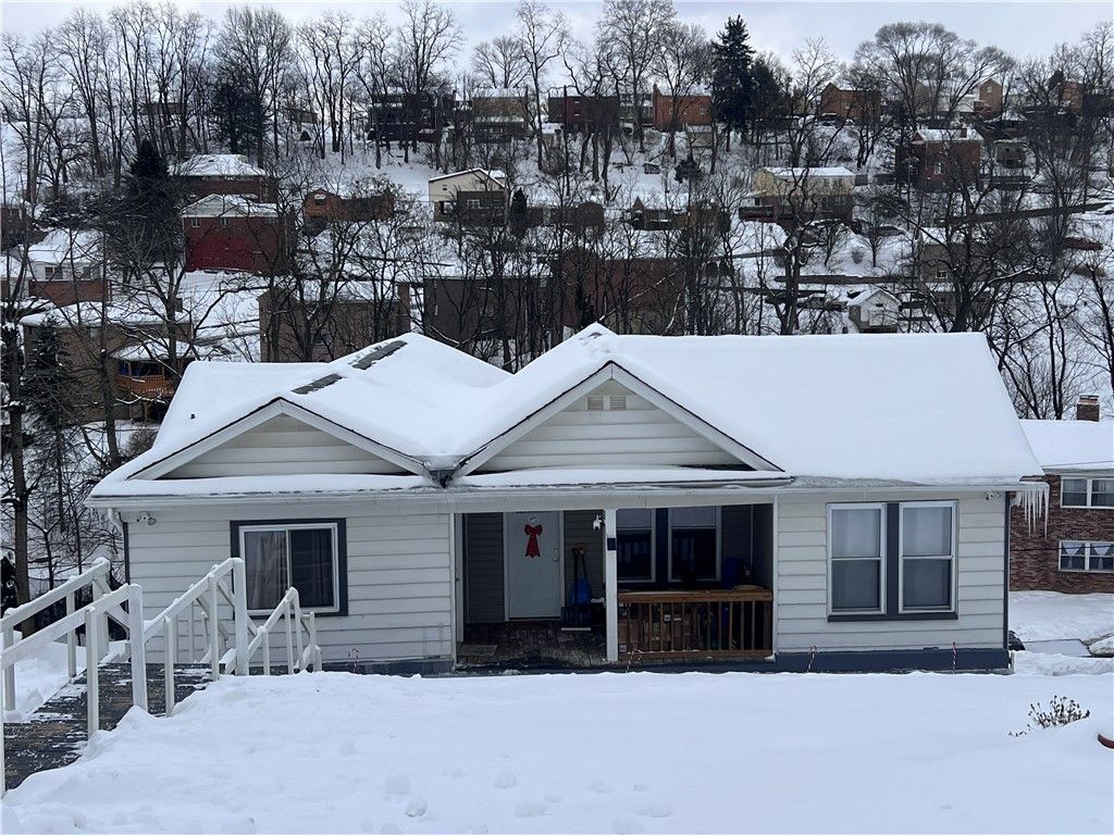 61 Pointview Rd, Brentwood, PA 15227