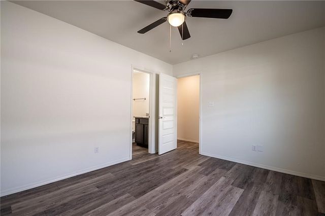 931 S Rupple Road 2, Fayetteville, AR 72704